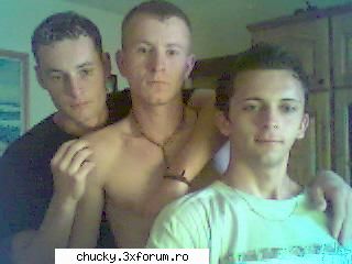 prietenii mei .cunoscuti sau ..tat is` motanasu meu fratelo banana trio cinste