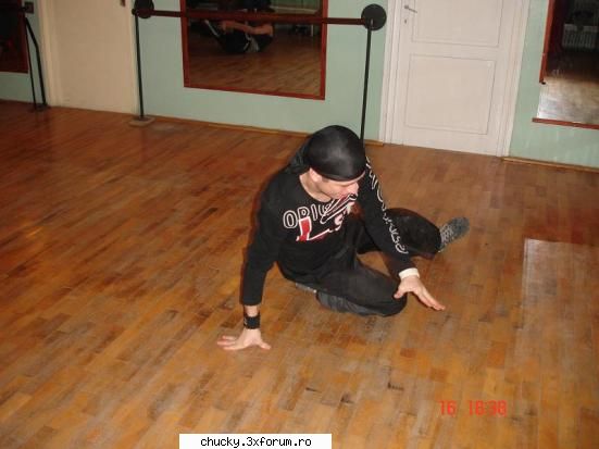 poze bboy doar poza...nu inseamna dak stai pozitia aia faci picioare) TheSpiritOfHate
