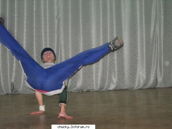 Poze BBoy :) - Lil` Mury .......ce pozitie fratilor - Poze
