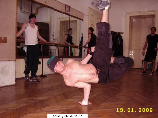 Poze BBoy :) - Si ink una...In caz ca nu credeatzi ca sunt eu - Poze