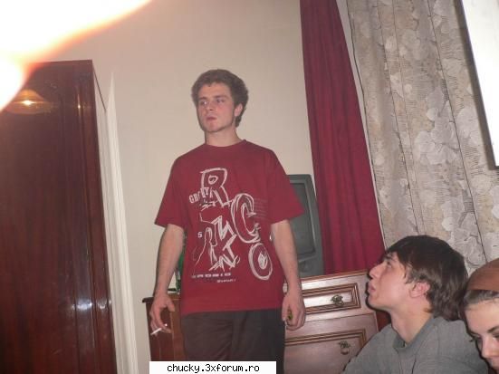Prietenii mei .cunoscuti sau nu ..tat ei is` - Incercam eu sa le explic ceva celor din crew...Nu - Poze