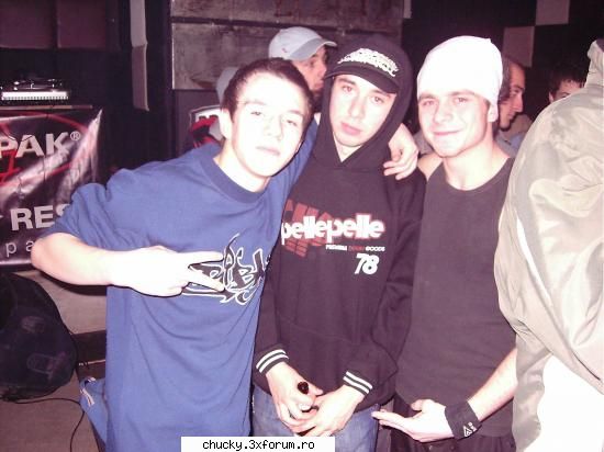 Prietenii mei .cunoscuti sau nu ..tat ei is` - Junior,Taz si Eu la Jamul Hades Records...Faine - Poze